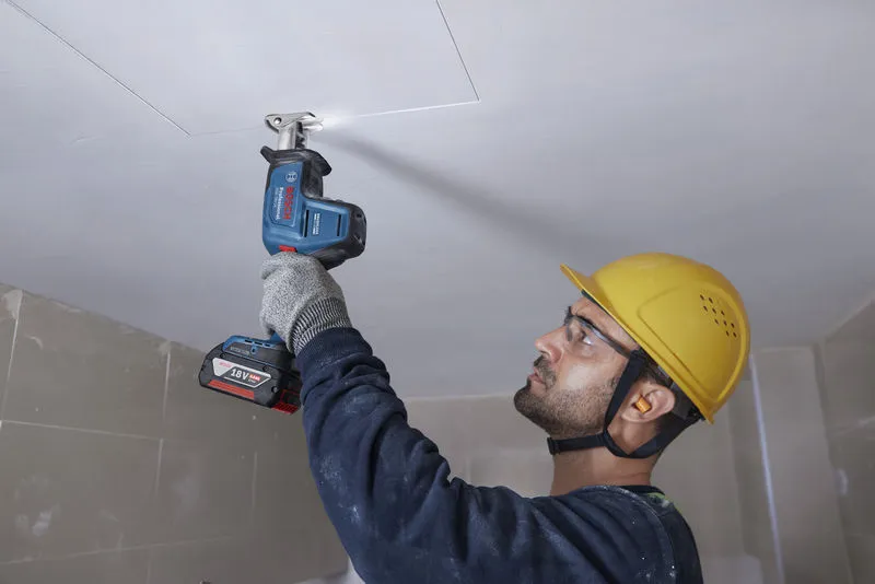 Bosch Professional GSA 18V-24 Akku-Säbelsäge 06016A5100